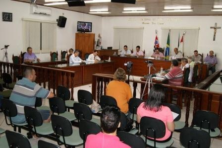 Vereadores cobram a construção de casas para famílias de baixa renda 