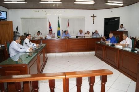 Durante sessão, vereadores cobram a aplicação das leis