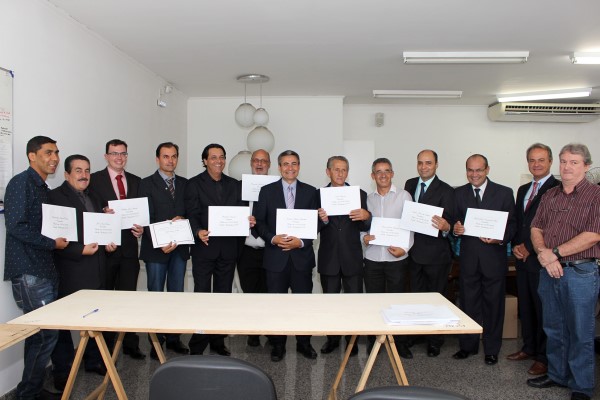 Alexandro, Ratinho, Willian (vereadores eleitos), Chamon e Rogério Pascon (vice e prefeito), dr. Marcelo, Gordinho, Paraná, Levy, Isaías e Totó (vereadores eleitos), com Vilson Palaro e João Carlos Duckur