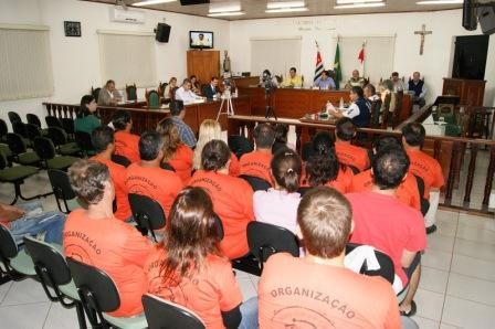 Dezenas de integrantes do Clube “Jeeps e Gaiolas” participaram da Sessão